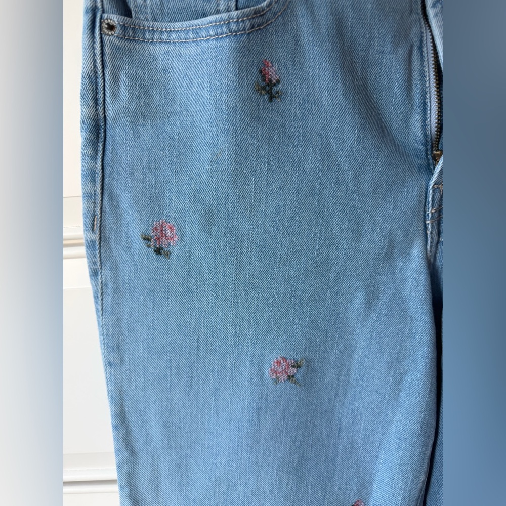 Old Navy Light Blue Floral Straight Leg Jeans - Picture 3 of 6
